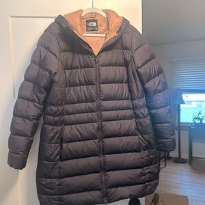 Women’s XXL North Face insulated knee length jacket